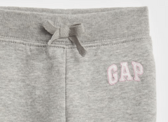 Jogging "Gap" - Gris con logo bordado en blanco y rosa - comprar online