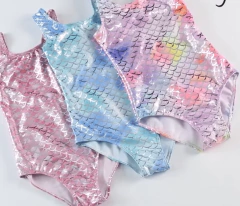 Imagen de Malla "Ocean" - Enteriza con escamas brillosas rosas