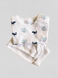 Conjunto "Old Bunch" - 2 piezas, blanco con ballenas en azul - comprar online