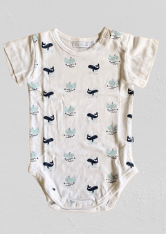 Imagen de Conjunto "Old Bunch" - 2 piezas, blanco con ballenas en azul