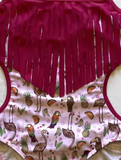 Trikini "Marcela Koury" - Enteriza fucsia oscura con flecos, estampado con tucanes y ananás en internet