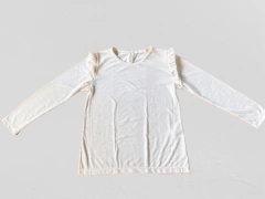 Remera "Old Bunch" - Manga larga, cruda con volados