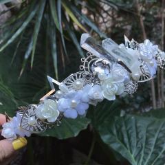 Mystic White Crown en internet