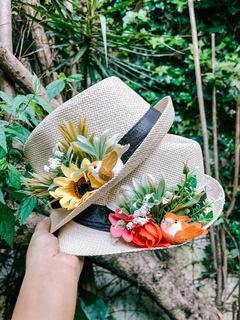 Imagen de FLORA & FAUNA HATS