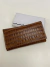 Billetera Croco Suela & Roja | Negra en Cuero Graneado - comprar online