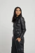 Campera El Cairo Negra Worn - comprar online