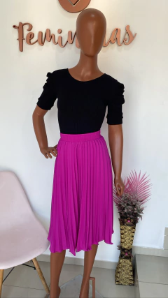 Saia plissada lisa na internet