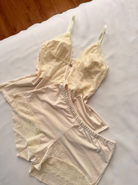 Short Doll Taty Marfim - comprar online