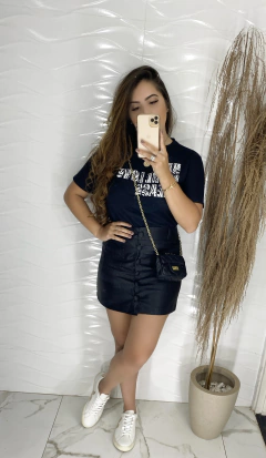 Saia Couro Fake - Botões na internet