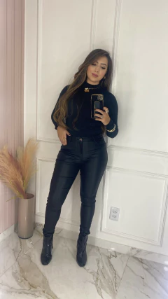 Calça Resinada - comprar online