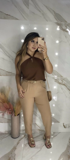 Calça Alfaiataria Cenoura - Zíper na barra na internet