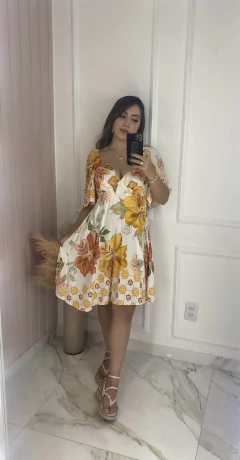 Vestido Manguinha Curto Elástico Flores - Amarelo na internet