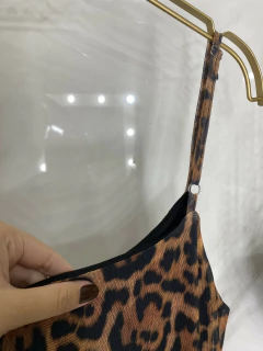 Vestido Tule Animal Print - Decote reto na internet