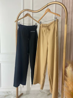 Calça Pantalona Zíper/Cinto - Alfaiataria