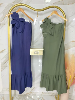 Vestido Malibu - Flor no Ombro