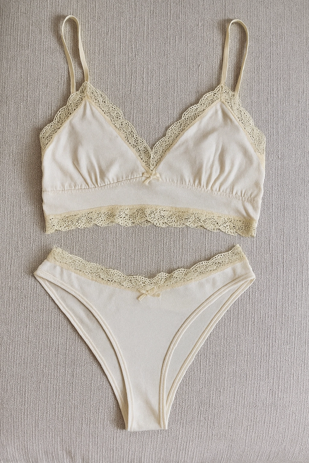 Conjunto bralete y less - Constanza Vercelli