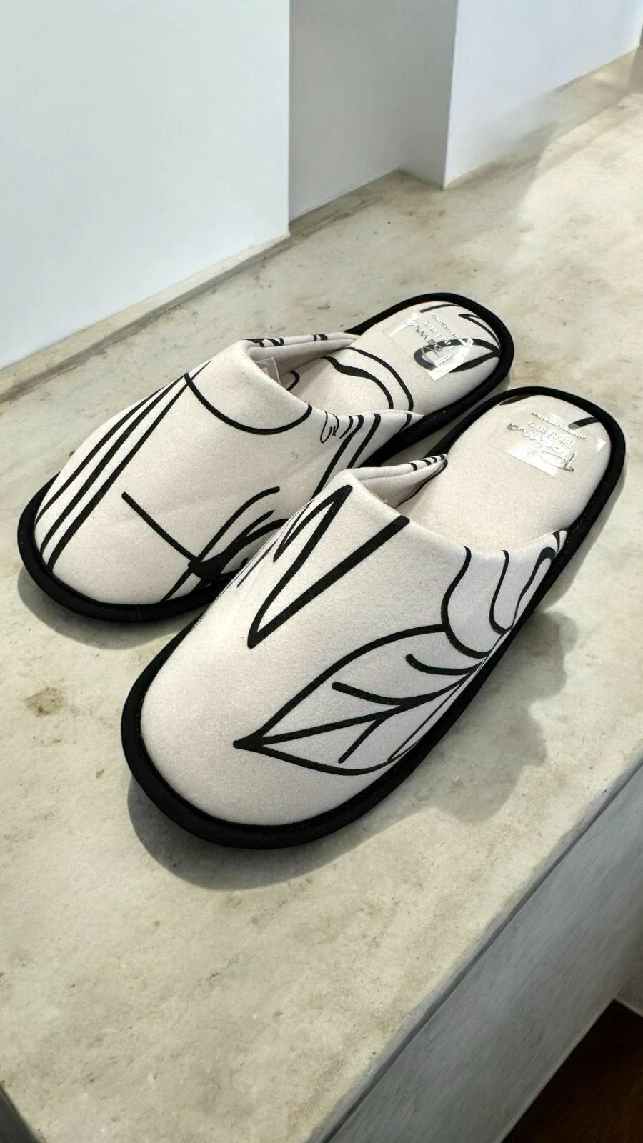 pantufla estampada inyectada - poema