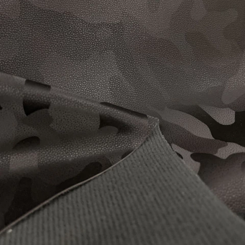 Símil Cuero Camouflage negro por metro