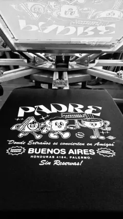 REMERA PADRE AMIGUITOS en internet