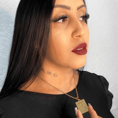 Colar com placa de letra inicial folheado em ouro 18k na internet