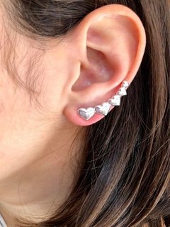 Brinco ear cuff corações liso folheado em PRATA - comprar online