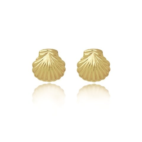 Brinco em formato de concha folheado em ouro 18k