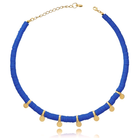 Colar choker com discos na cor azul e detalhes folheado em ouro 18k