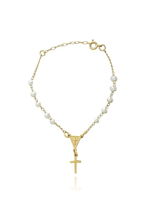 Pulseira de terço com pérolas e cruz no meio folheado em ouro 18k