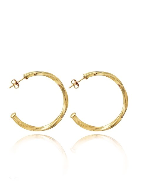 Brinco em formato de argola com design torcido folheado em ouro 18k
