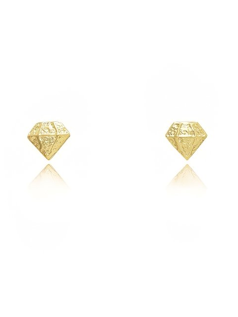 Brinco pequeno em formato de diamante folheado em ouro 18k