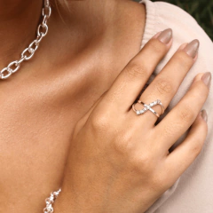 Anel com tira de strass vertical folheado em prata - comprar online