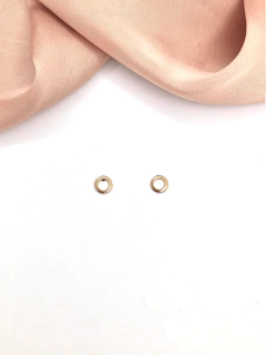 Brinco mini círculo folheado em ouro 18k na internet
