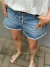 shorts jeans com botões