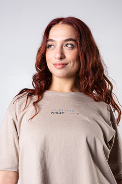 REMERA TRIXIE BEIGE - A NATION