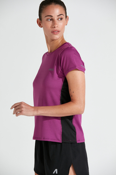 Imagen de REMERA ANUKIS FUCSIA BLACK