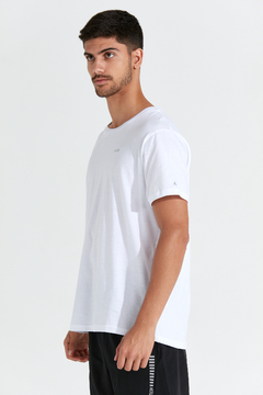 REMERA HOMBRE BASIC WHITE