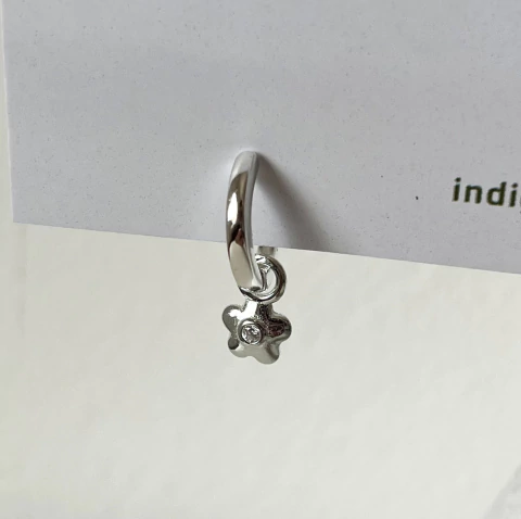 Individual - Huggie flowi - Plata 925