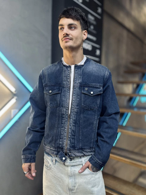 CAMPERA NECKLESS DENIM