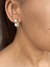 Brinco pérolas com flor de pedrinhas banhado a ouro18k - comprar online