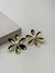 Brinco flor perola banhado a ouro 18k