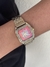 Relógio quadrado prime de zircônias dourado E fundo vermelho
