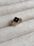 Anel trevo preto banhado a ouro18k