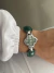 Relógio trevo prata pulseira verde