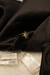Brinco piercing fake Star zircônias negras banhado a ouro 18k