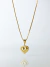 Colar dourado com pingente de coração detalhado banhado a ouro 18k antialérgico