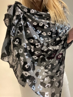 Pashmina animal print en grises y plata - tienda online