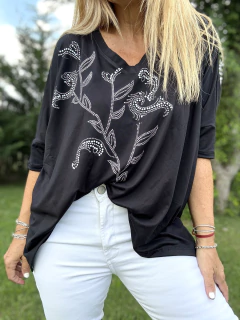 MGA02 Remeron de modal gamuzado negro con ramas y flores en mini strasses en internet