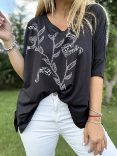 MGA02 Remeron de modal gamuzado negro con ramas y flores en mini strasses en internet