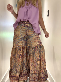 Pollera pantalón de seda de india gold base beige con estampa en fucsias, grises y naranjas en internet