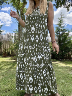 Imagen de V05 Vestido de lino elastizado estampado en verde musgo y crema